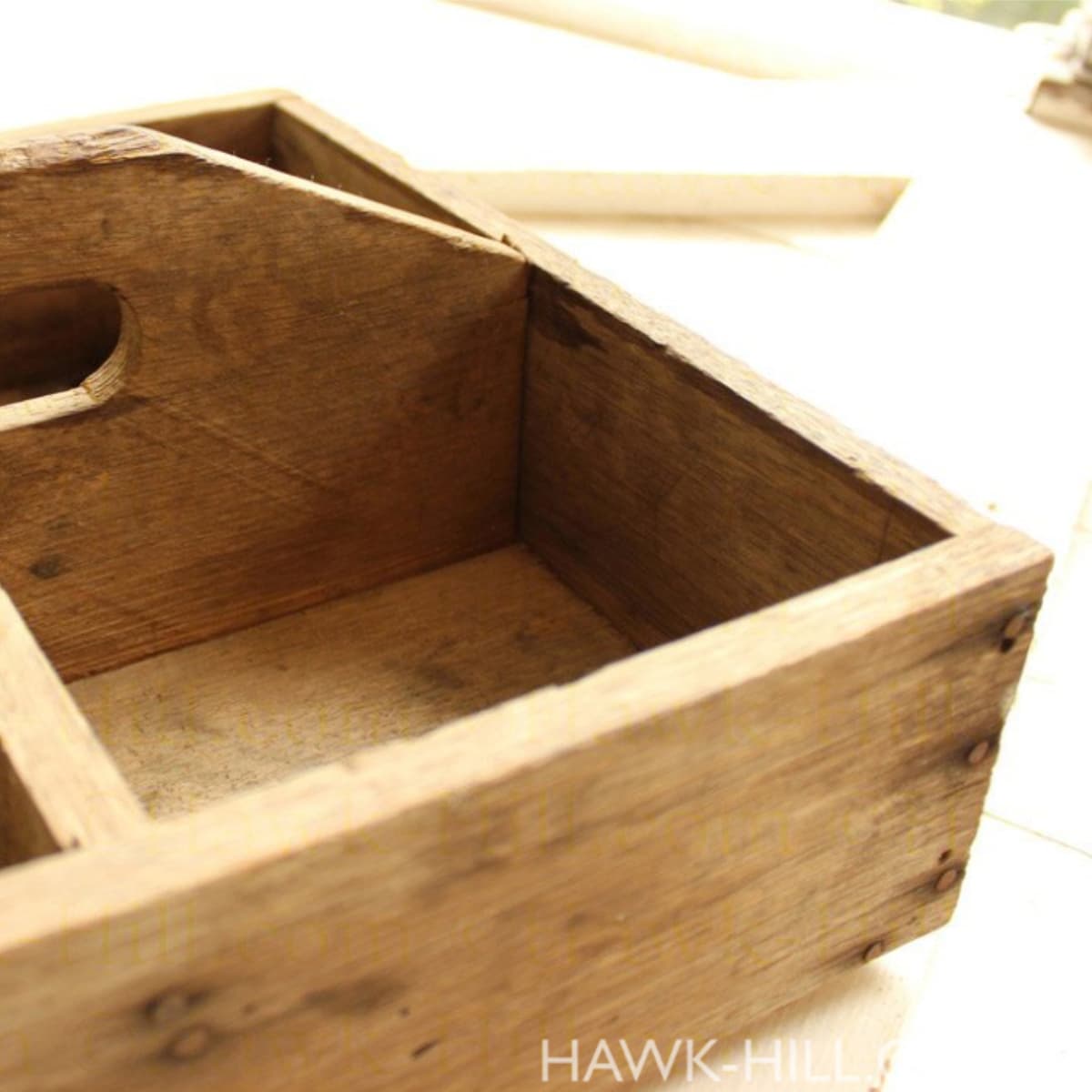 How to Restore Old Wood in Minutes Using one Product