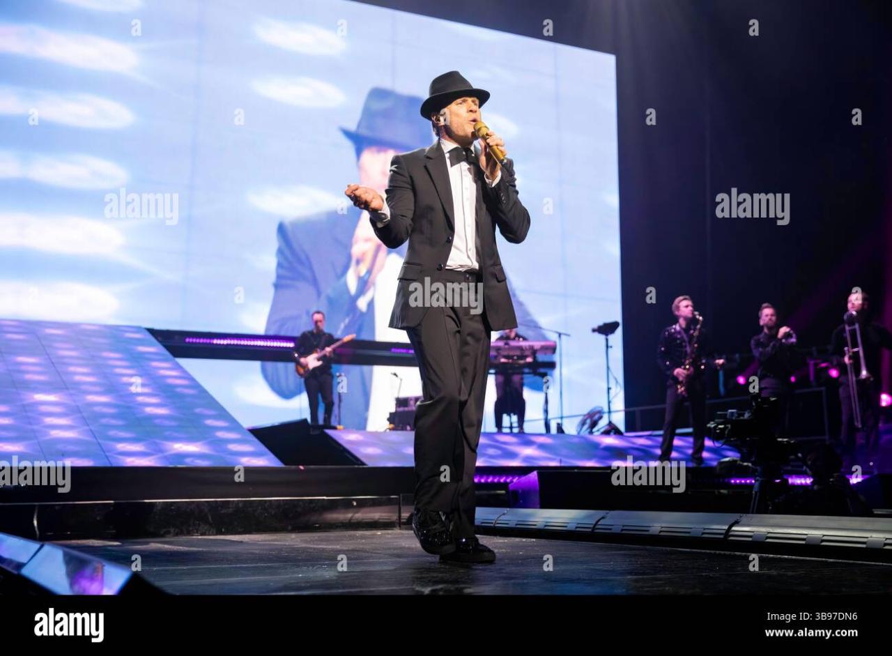 Serie a live action hi-res stock photography and images - Alamy